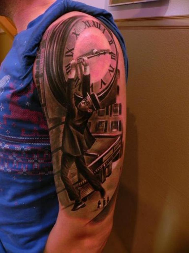 55 Awesome Clock Shoulder Tattoos