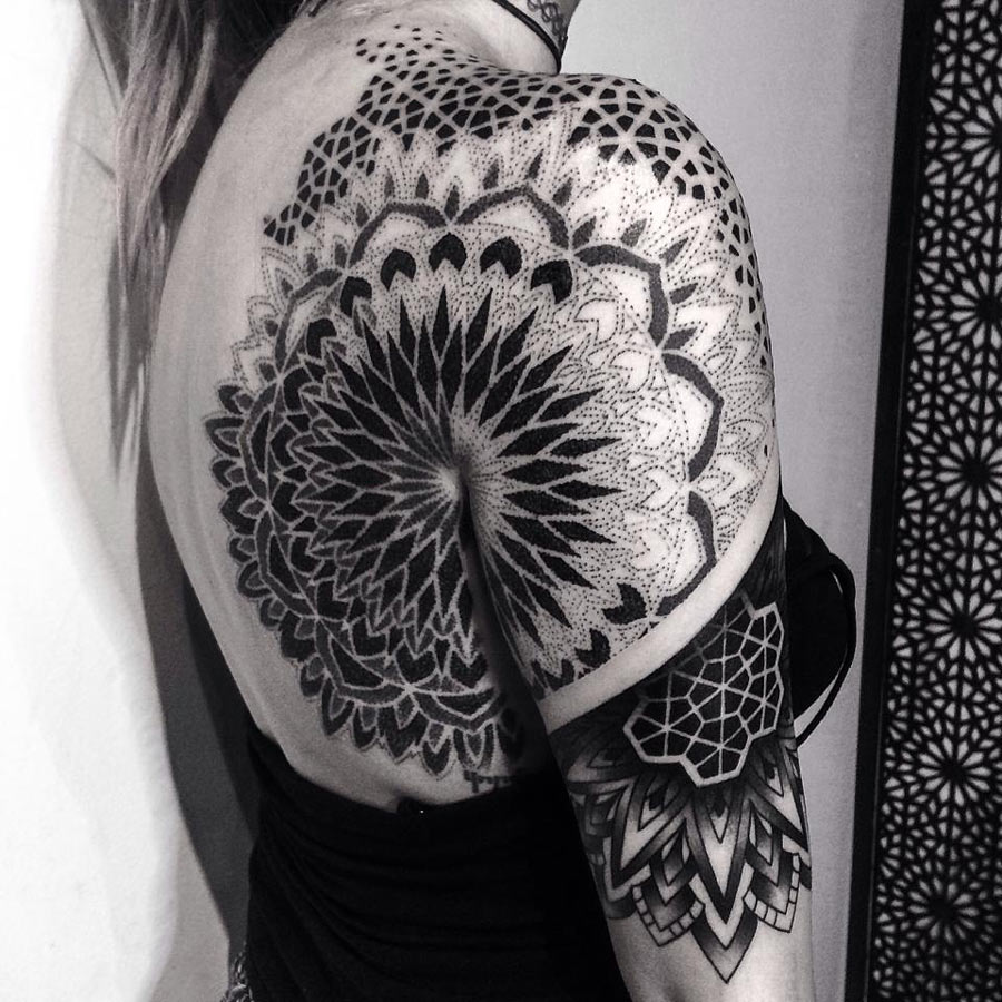59 Stunning Geometric Shoulder Tattoos