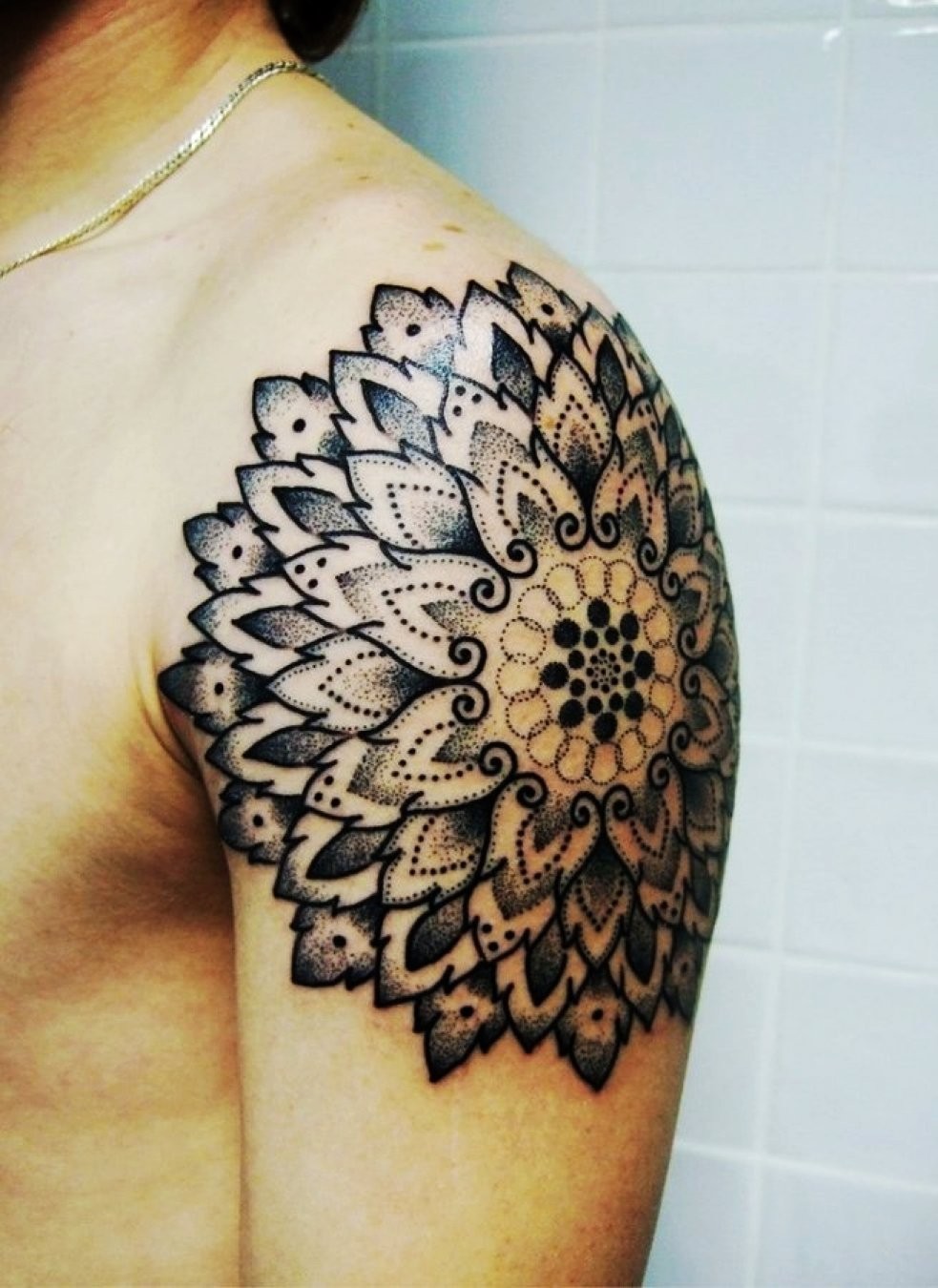 58 Amazing Mandala Shoulder Tattoos