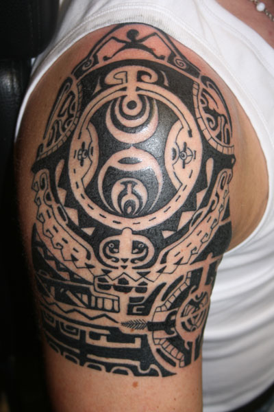 Adorable Maori Tattoo On Shoulder