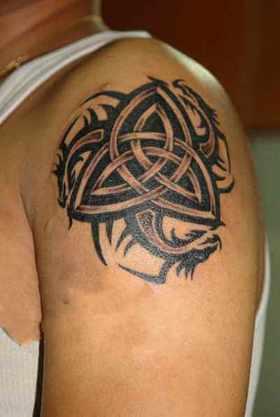 Amazing Celtic Tattoo On Left Shoulder