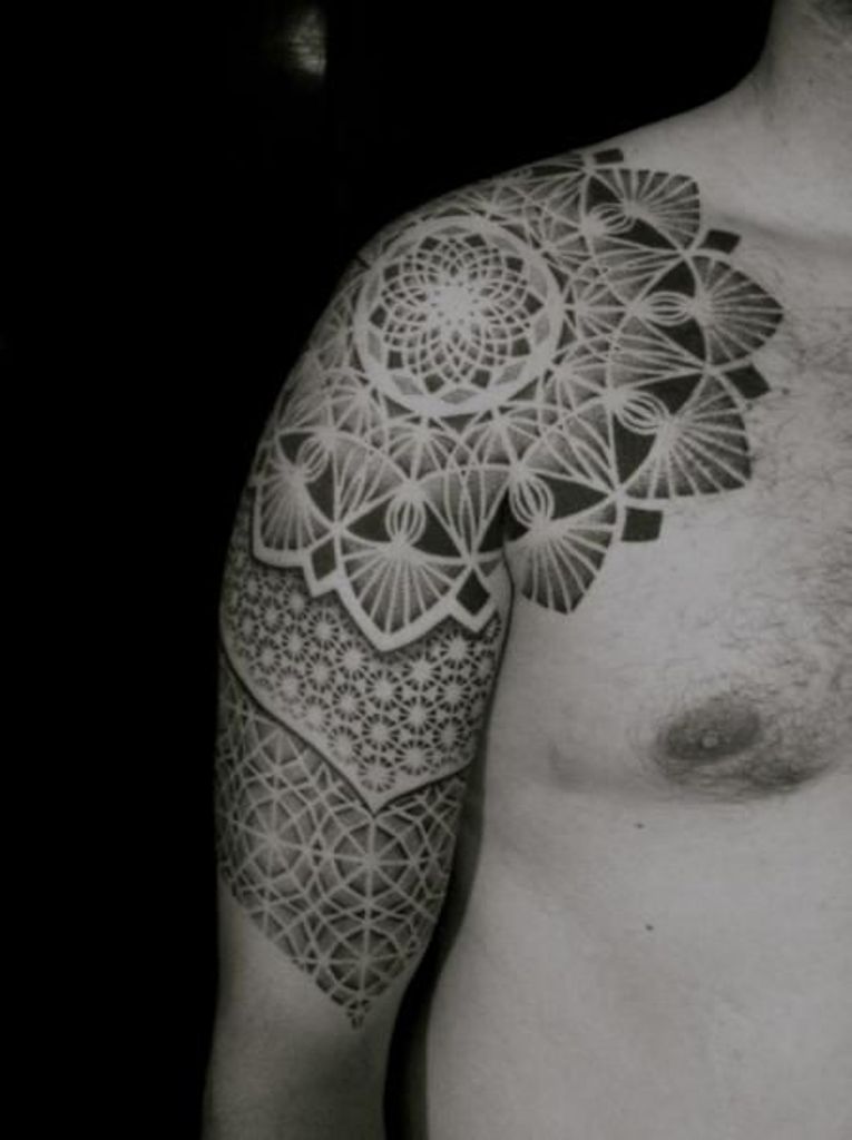 57 Impressive Geometric Shoulder Tattoos