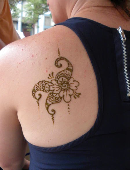 Amazing Henna Tattoo On Left Shoulder