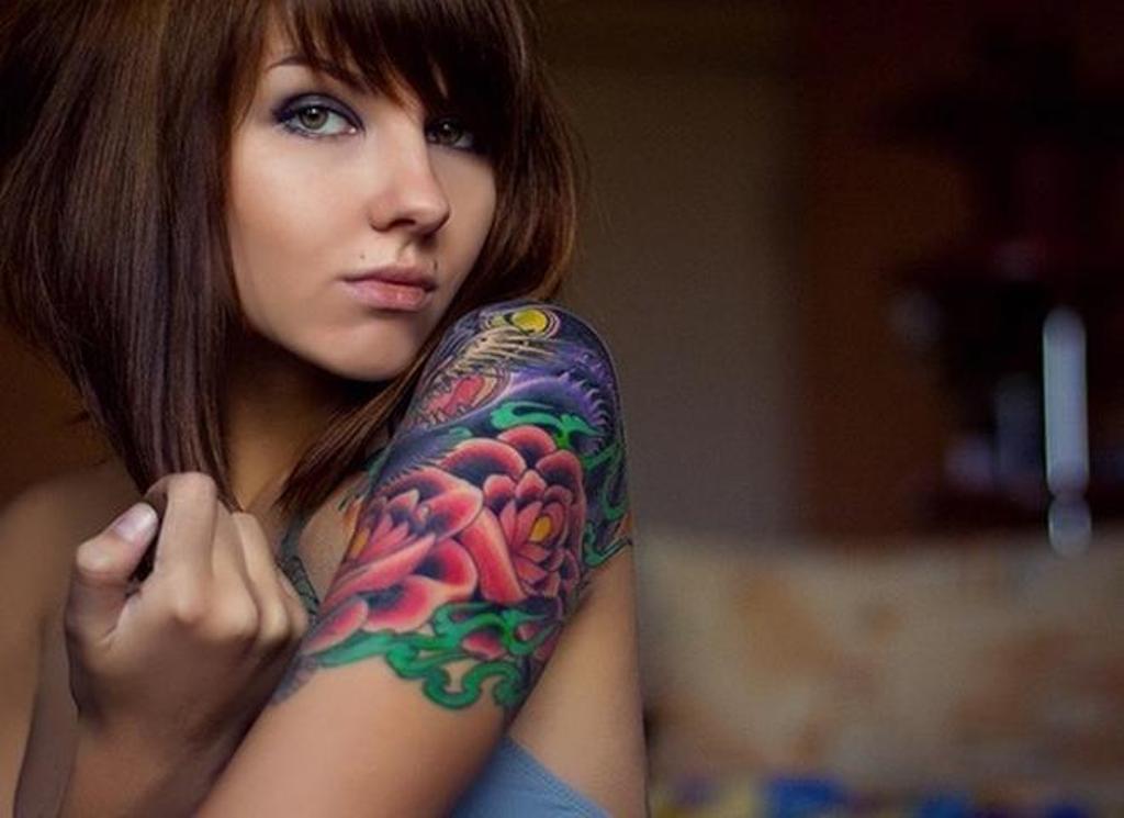 Amazing Shoulder Tattoo Flower.