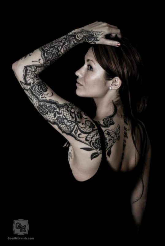 Attractive Lace Shoulder Tattoo