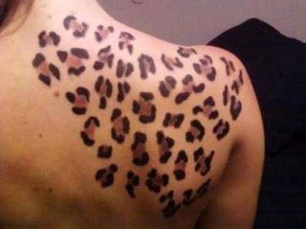 Attractive Leopard Shoulder Tattoo