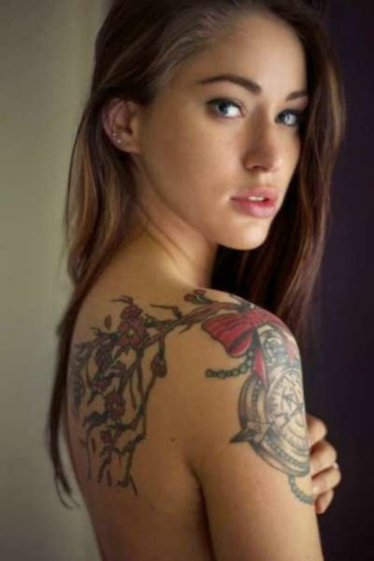 Beautiful Shoulder Tattoo Design For Women