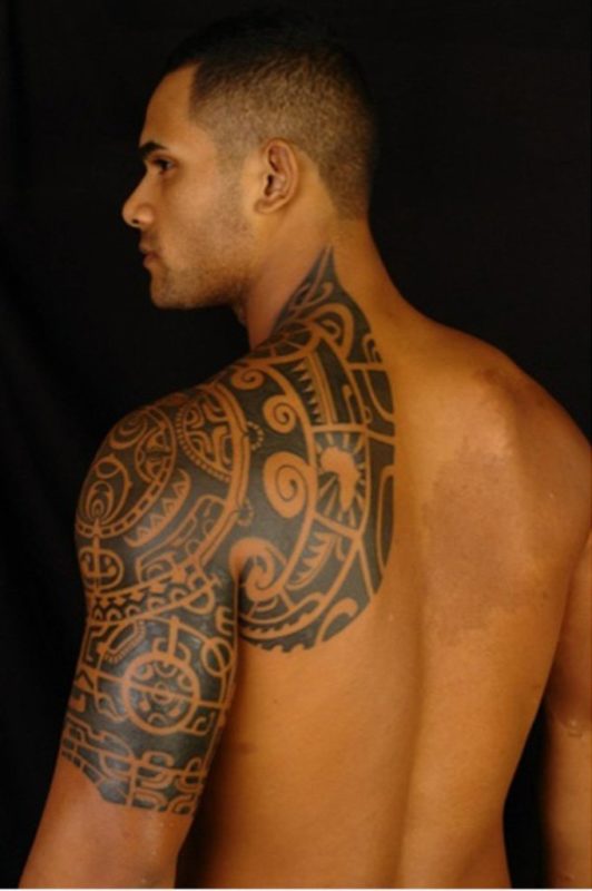 Black Tribal Tattoo On Shoulder