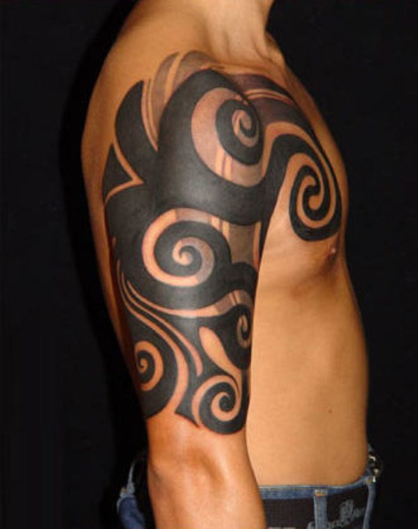 Black Tribal Tattoo On Shoulder 