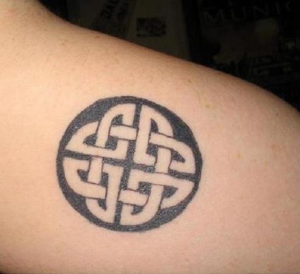 Celtic Knot Tattoo On Right Shoulder