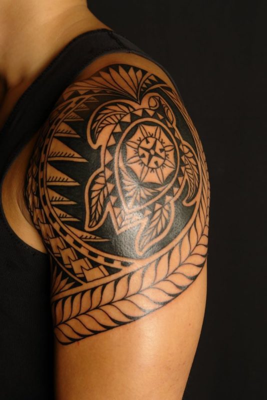 Cool Shoulder Tattoo Design !