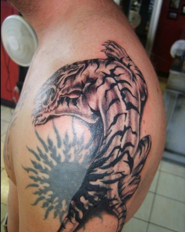Cool Tiger Tattoo On Shoulder