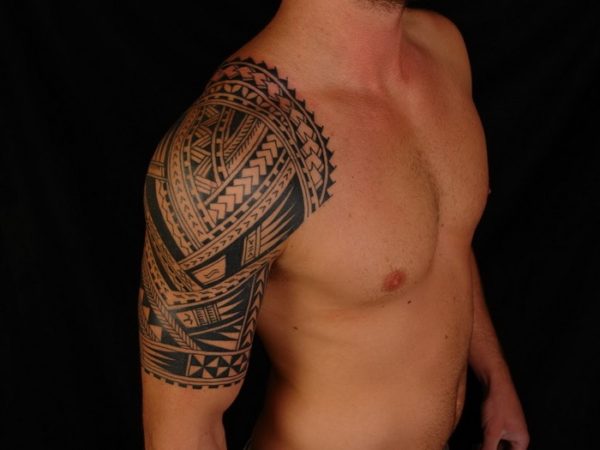 Cool Tribal Shoulder Tattoo