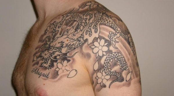 Dragon Tattoo On Right Shoulder