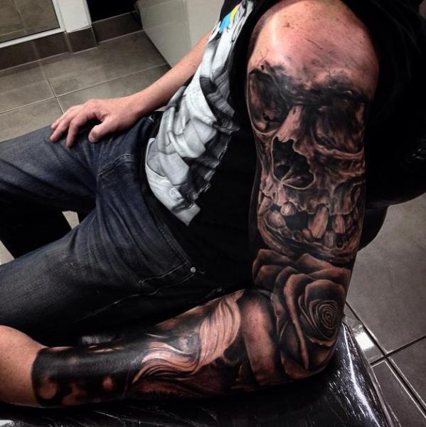 Elegant Shoulder Skull Tattoo