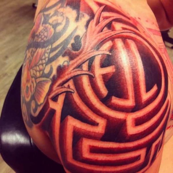 Fabulous Celtic Shoulder Tattoo