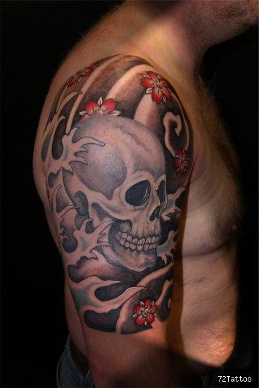 Fabulous Shoulder Skull Tattoo