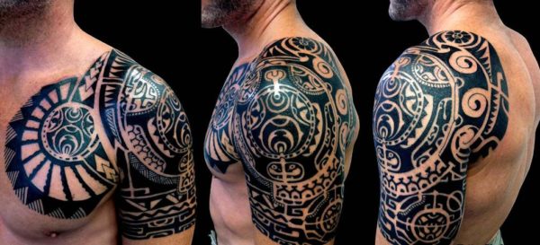 Fantastic Polynesian Tattoo On Left Shoulder
