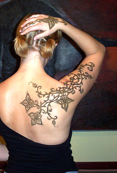 Henna Flower Tattoo On Right Back Shoulder