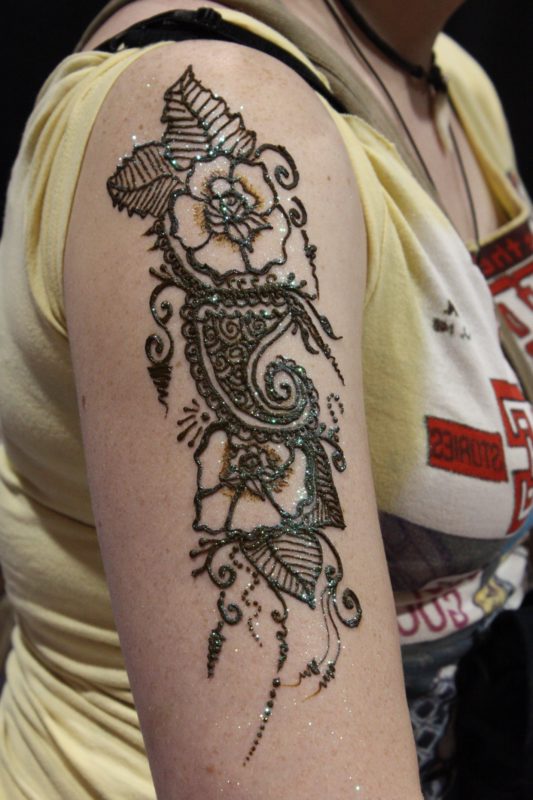 Henna Tattoo On Right Shoulder