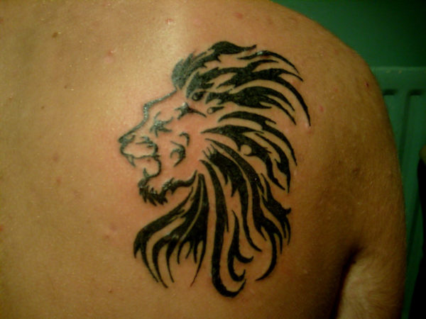 Shoulder Tattoos For Men lion