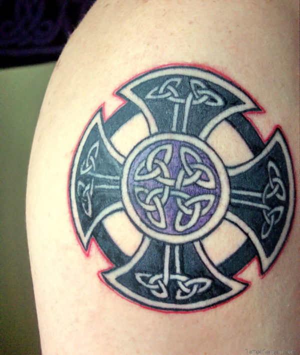 Lovely Circle Cross Shoulder Tattoo