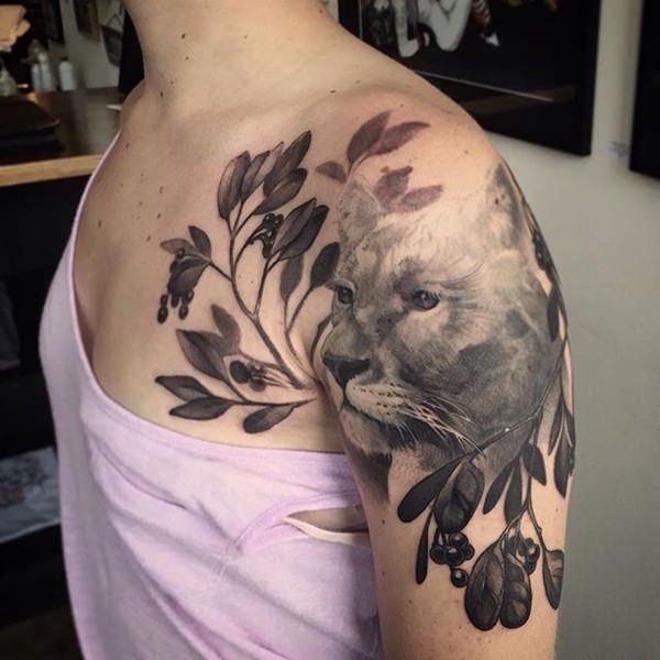 Lovely Lion Shoulder Tattoo Design