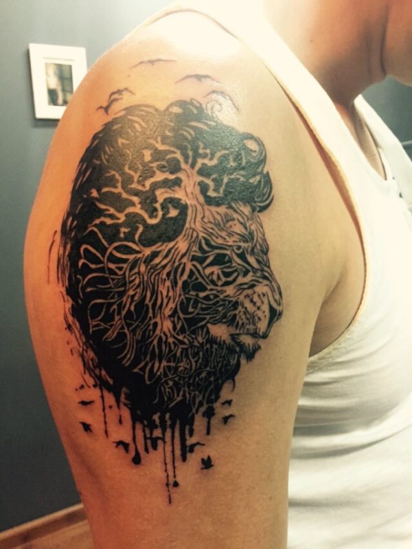 Lovely Lion Tattoo On Shoulder