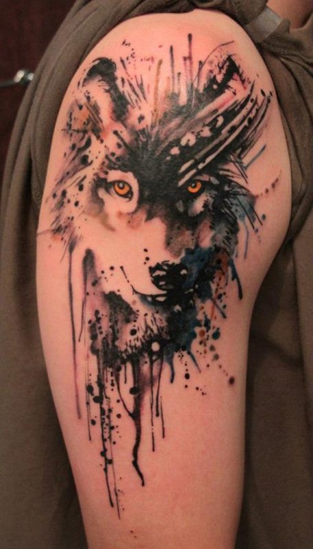 Lovely Wolf Tattoo On Shoulder