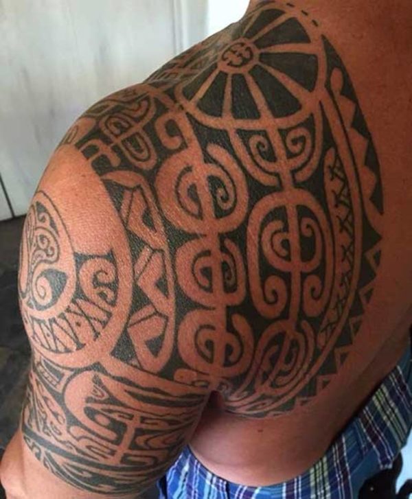 Man Shoulder Samoan Tattoo