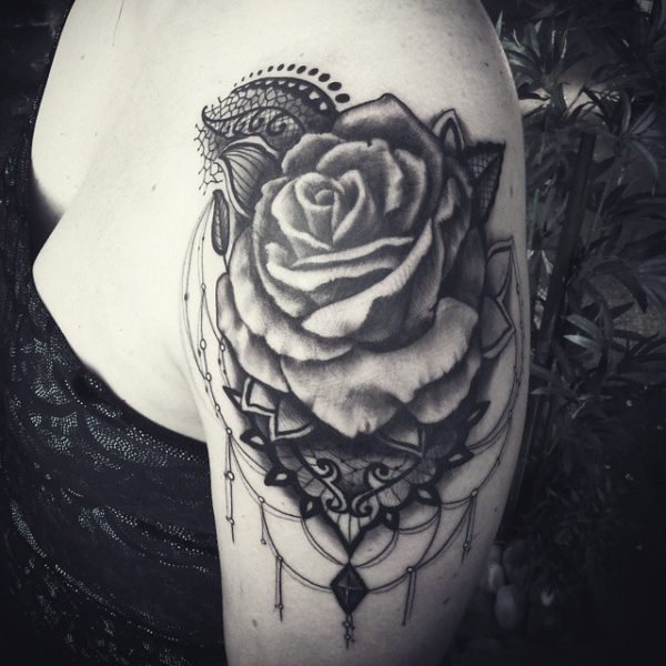 Nice Black Shoulder Lace Tattoo