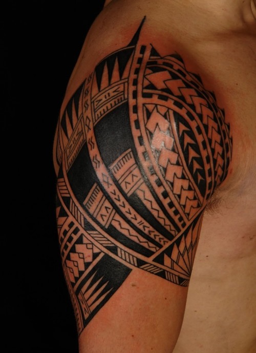 Nice Celtic Tattoo On Shoulder