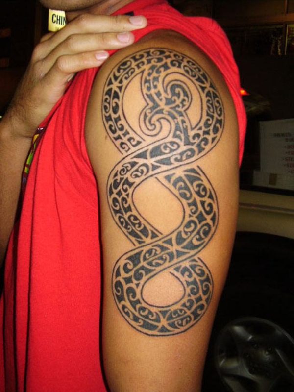 Nice Design Samoan Tattoo On Shoulder