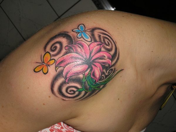 Nice Flower Shoulder Tattoo