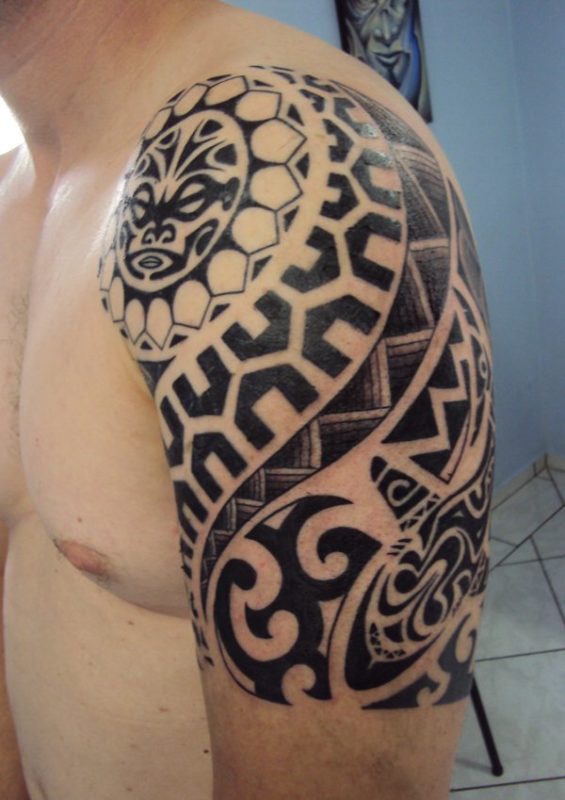 Nice Maori Black Shoulder Tattoo