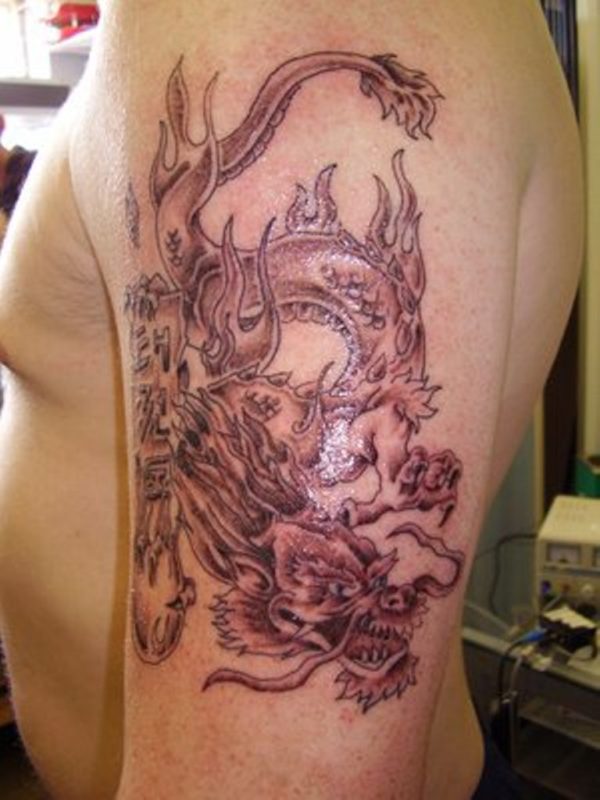 Nice Shoulder Dragon Tattoo