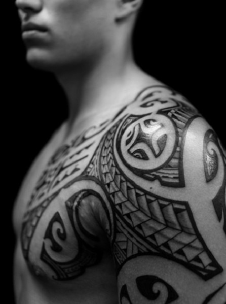 Nice Tribal Shoulder Tattoo Design