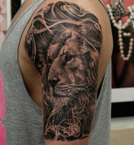 Realistic Lion Tattoo On Left Shoulder