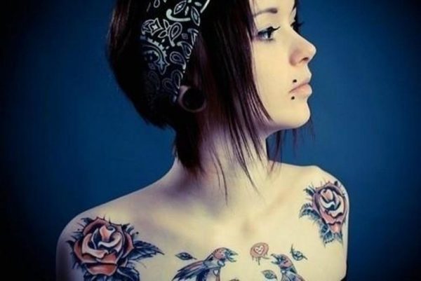 Red Rose Flowers On Both Shoulders