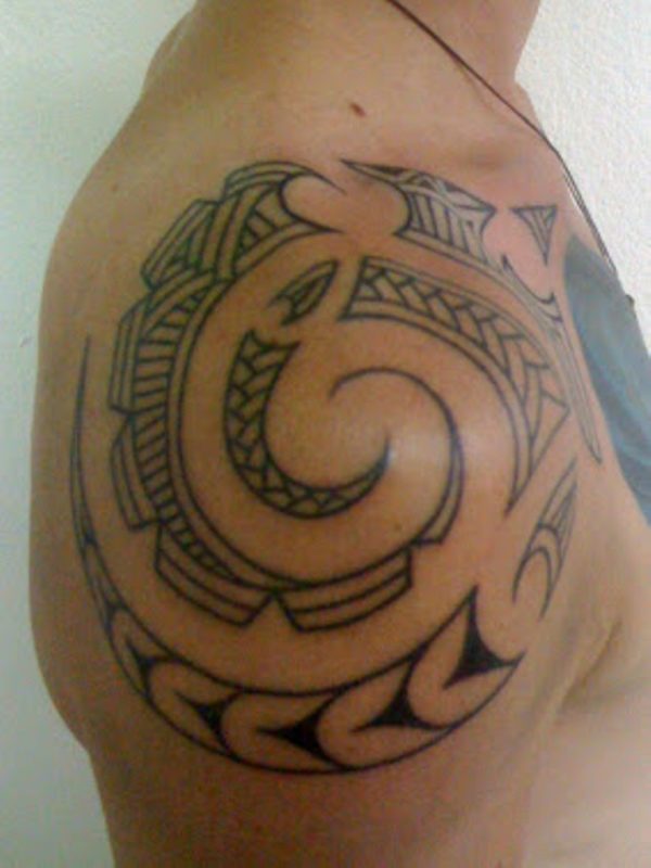 Simple Circle Maori Shoulder Tattoo