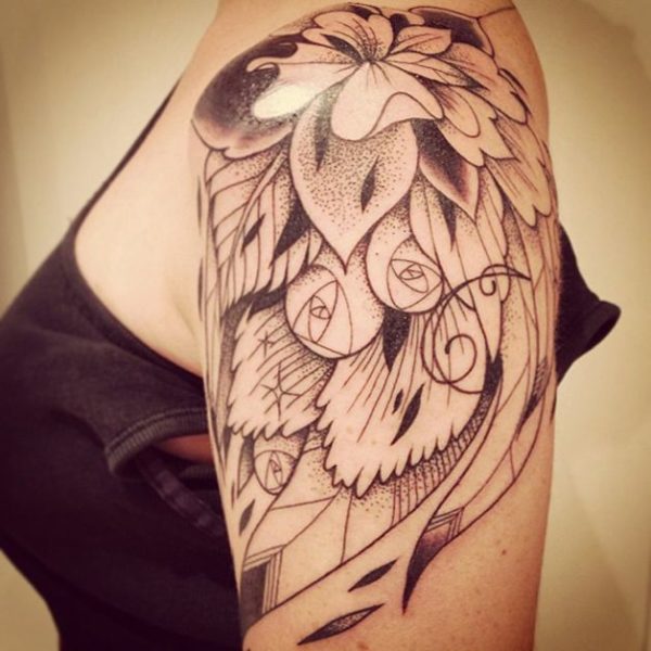 Stunning Flower Tattoo On Shoulder