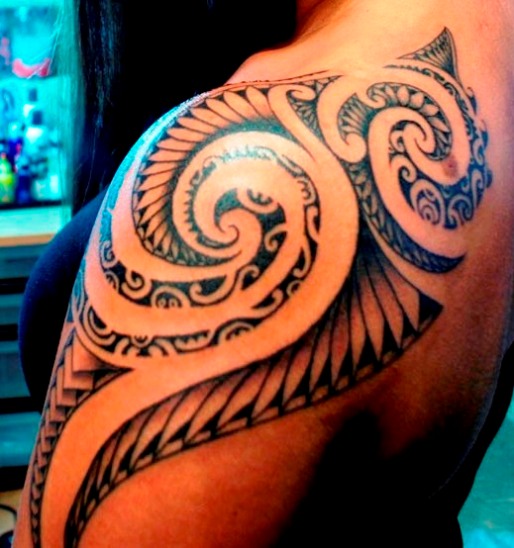 Stunning Maori Tattoo Design On Left Shoulder