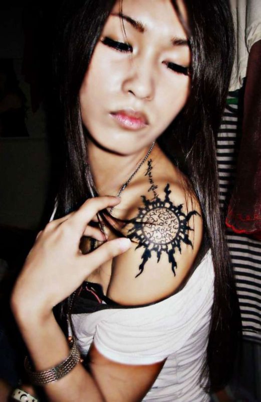 Stylish Sun Shoulder Tattoo