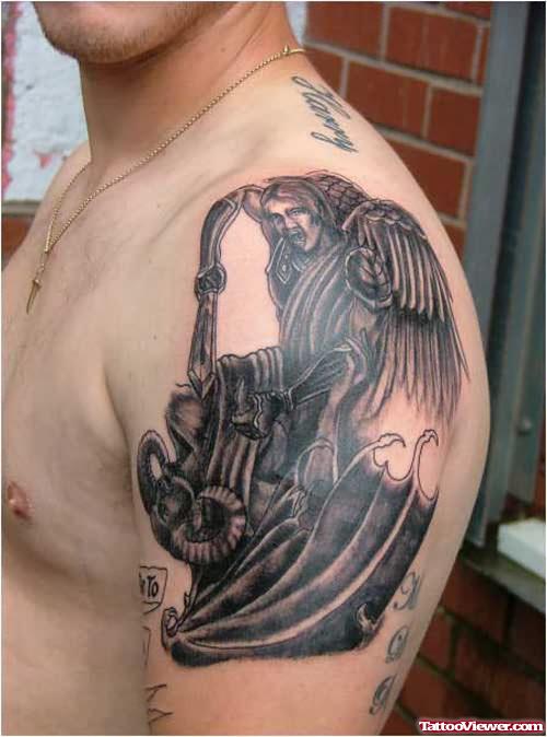 Stylish Tattoo On Left Shoulder