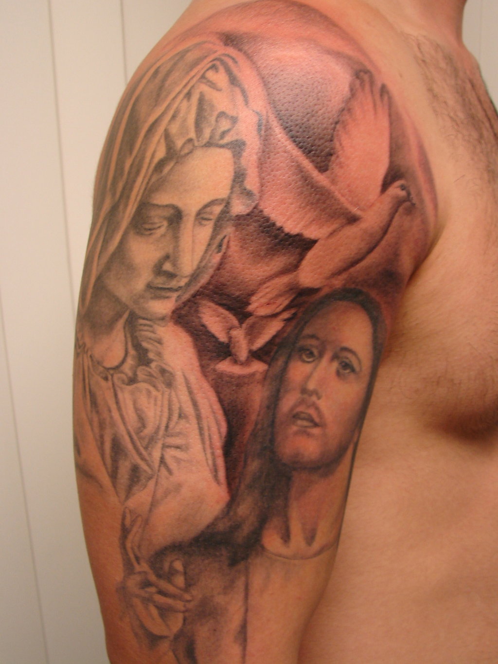 25 Stunning Virgin Mary Shoulder Tattoos.