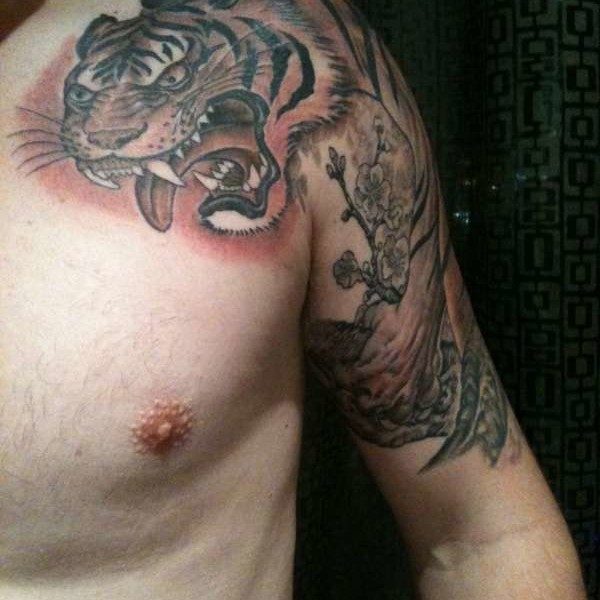 Tiger Shoulder Tattoo