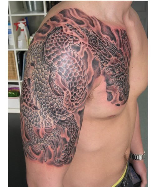 Wonderful Dragon Tattoo On Right Shoulder