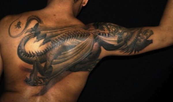 Wonderful Japanese Tattoo On Bak Shoulder